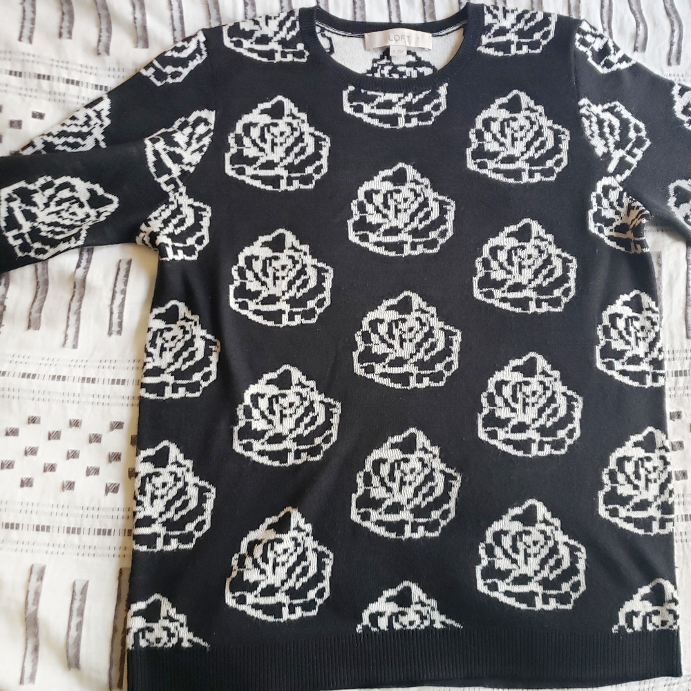 LOFT Black and White Rose Sweater - M